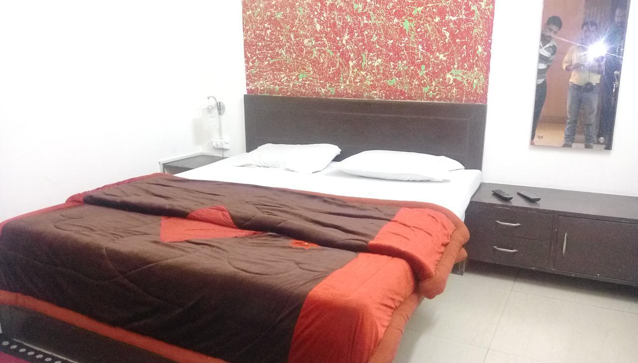 Hotel Aashiyana Agra  Kültér fotó
